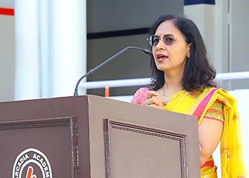 Dr. Neeta Jindal, MBBS, MD - SHRIJI HOSPITAL