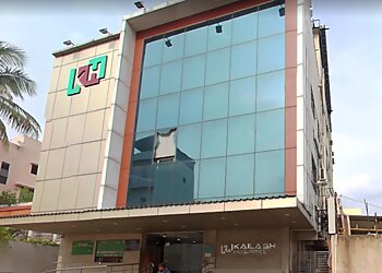 Dr. Neha Bajaj, MBBS, MD, DNB, MRCOG (1), FIAGE, PGDU (USA) - KAILASH HOSPITAL