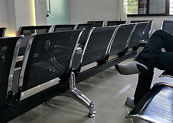 Dr. Niraj N Bhatt, MBBS, MD, DM