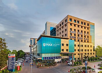 Dr. Niti Agarwal, MBBS, MD, DNB - MAX SUPER SPECIALITY HOSPITAL