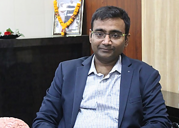 Dr. Nitin Garg, MBBS, MS, DM