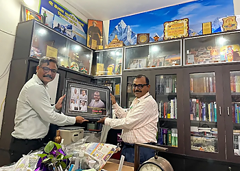 Dr. Nitin Ranjan Gupta, MBBS, MD, DNB - LUCKNOW HORMONE CENTRE