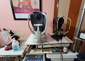 Dr Nitu Varshney, MBBS, MS - VARSHNEY EYE & ORTHO CARE CENTER