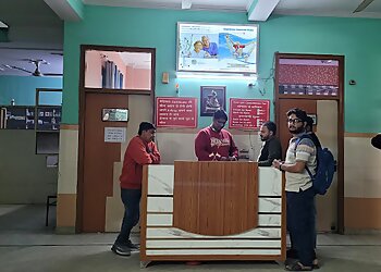 Dr Nitu Varshney, MBBS, MS - VARSHNEY EYE & ORTHO CARE CENTER