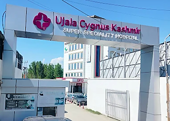 Dr. Omar Bachh, MBBS, DNB - UJALA CYGNUS, SUPESPECIALITY HOSPITAL