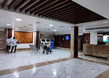 Dr. Padmanabhan R, MBBS, MD - APOLLO HOSPITAL GREAMS LANE CHENNAI