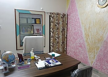 Dr. Piyush Pahadiya, MBBS, MD