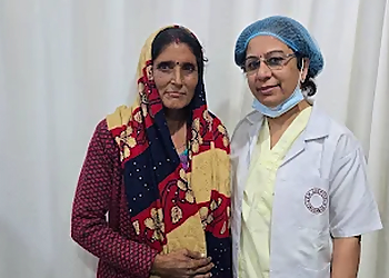 Dr. Poonam Agarwal, MBBS, MS, FICS - OM HOSPITAL