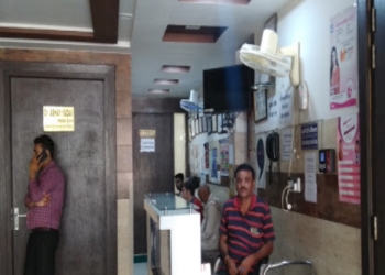 Dr. Prabhat Agrawal, MBBS, MD (Gold Medalist), FIACM, FACP, MAMS, FRCP, PG Diploma of Diabetes