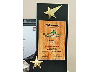 Dr. Pradeep Jain, MBBS, MD