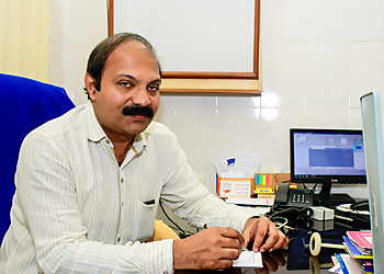 Dr. Prakash M, MBBS, MD, DM - BISHOP BENZIGAR HOSPITAL 
