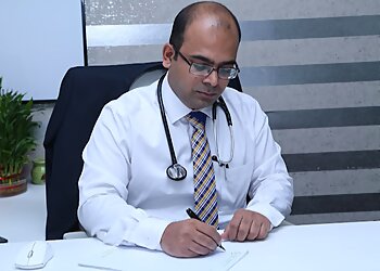 Thane Oncologists Dr. Pritam Baban Kalaskar, MBBS, MD, DM - MUMBAI ONCOCARE CENTER image 1