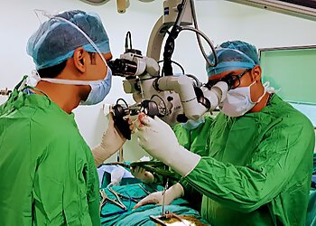 Dr. Priyank Uniyal, MBBS, FRCS, MNAMS, DNB. Ortho - DWARKA CLINICS