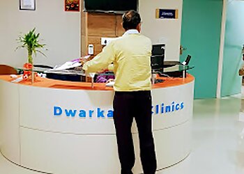 Dr. Priyank Uniyal, MBBS, FRCS, MNAMS, DNB. Ortho - DWARKA CLINICS