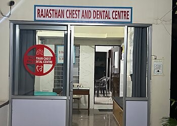 Dr. Raaghav Gupta, MBBS, MD, FCCS - RAJASTHAN CHEST & DENTAL CENTER