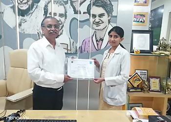 Dr. Rachana Tiwari, MBBS, MS, FCRS ICO - CHETNA HOSPITAL