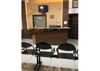 Dr. Rajeev Khanna, MBBS, MD, DM - DR KHANNA's DIABETES, THYROID & ENDOCRINE CARE CENTRE