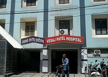 Dr. Rajesh Bajaj, MBBS - VESAJ PATEL HOSPITAL