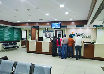 Dr. Rajesh Gulia, MBBS, MS, DNB