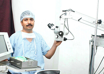 Dr. Rajesh Narayan Takkekar, MBBS, MS - TAKKEKAR EYE HOSPITAL