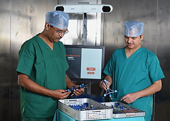 Dr. Rajiv Paradkar, MBBS, MS, M.Ch(Ortho) - VIROC SUPER SPECIALTY ORTHOPEDIC HOSPITAL