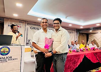 Dr.Rameshwar Gupta MBBS, D.Orth, FEIORA