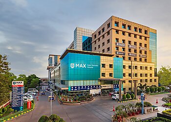 Dr. Rashi Agrawal, MBBS, MD - MAX SUPER SPECIALITY HOSPITAL