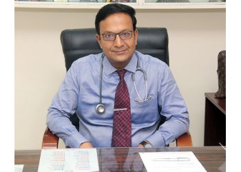 Dr. Ravi Kant Saraogi, MBBS, MD, DM - BANSAL CLINIC
