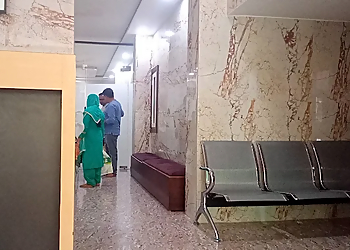 Dr. Rishi Dawar, MBBS, MD, PDCC