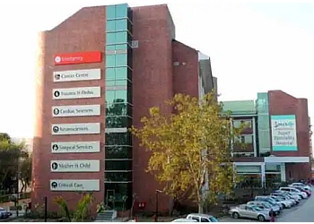 Dr. Rishi Dhawan, MBBS, MS, M.Ch - MAX SUPER SPECIALTY HOSPITAL