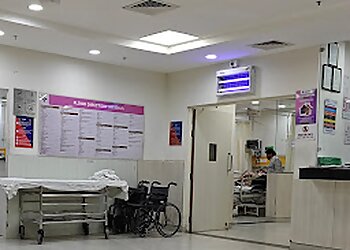 Dr. Rishi Gupta, MBBS, MD, DM, DNB, MNAMS, FSCAI, FACC, FESC - ACCORD SUPERSPECIALITY HOSPITAL