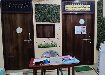 Dr. Rishi Kumar Saini, MBBS, MD