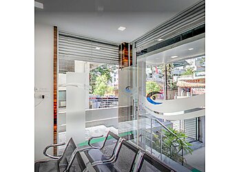 Dr. Rohit Bang MS, DNB, FMRF - SHRI KRISHNA NETRALAYA