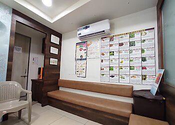 Dr. Roopal Nirav Panchani, MBBS, MD, DNB - AANJNEY ENDOCRINE CLINIC