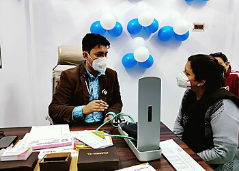 Dr. S K. Sharma, MBBS, MRCP, P.G. Dip - ALIGARH CLINIC