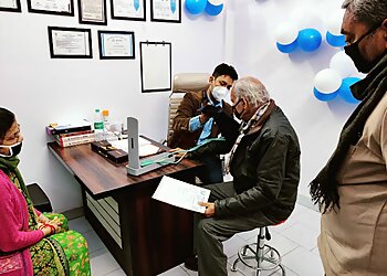 Dr. S K. Sharma, MBBS, MRCP, P.G. Dip - ALIGARH CLINIC