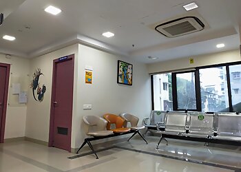 Dr. S Krishnakumar, MBBS, MD - JK WOMEN HOSPITAL