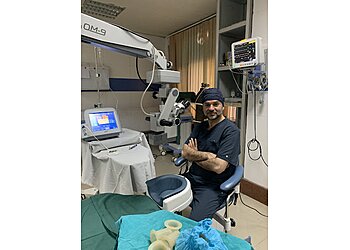 Dr. S. M. Farooq, MBBS, MS - DR. S M FAROOQ ADVANCED VISION CARE