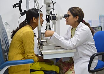 Dr. Sangeeta Goswami, MS, FICO, FRF