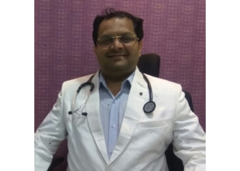 Dr. Sanjay Vaghani MD, DCH, FCPS, PGPN - Astha Hospital