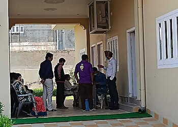 Dr. Sanjeev Chhabra, MBBS, MS, M,Ch