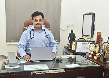 भोपाल डायबेटोलॉजिस्ट  Dr. Sanjeev Gulati, MBBS, DMRE, DNB - DR GULATI'S DIABESITY CENTRE छवि 1