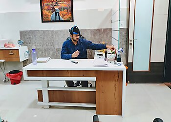 Dr. Sanket Vakharia, MBBS, DLO, DNB