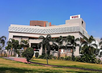 Dr. Santosh Kamalesh Prabhu, MBBS, MS, M.Ch - WESTERN INDIA INSTITUTE OF NEUROSCIENCES