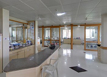 Dr. Santosh Kamalesh Prabhu, MBBS, MS, M.Ch - WESTERN INDIA INSTITUTE OF NEUROSCIENCES