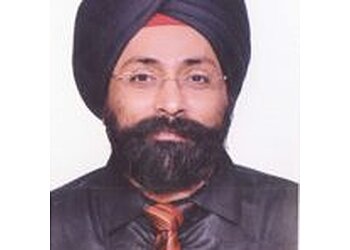 चंडीगढ़ दंत चिकित्सक Dr. Sarabjeet Singh, MDS - THE PERFECT SMILE DENTAL CLINIC छवि 1