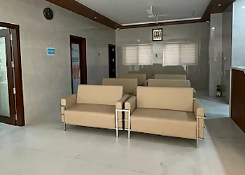 Dr. Saritha Kakani, MBBS, MD - APOLLO SUGAR CLINIC