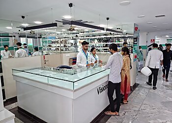 Dr. Shakeel Ahmad, MBBS, MS - VISIONCARE SUPER SPECIALITY EYE HOSPITAL