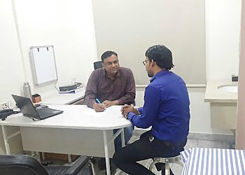 Dr. Shariq Qureshi, MBBS, DPM