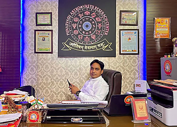 Dr.Shiv Bharadwaj - PUNARVASU ASTRO & VAASTU RESEARCH CENTER